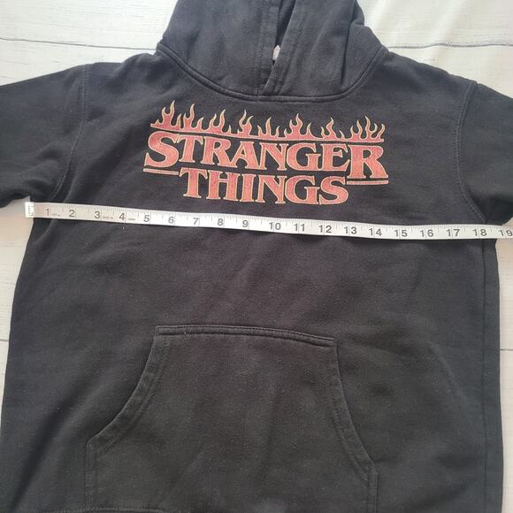 Stranger Things Size Youth L Black Hoodie Flame Logo Netflix Merch Sweatshirt - Picture 5 of 9
